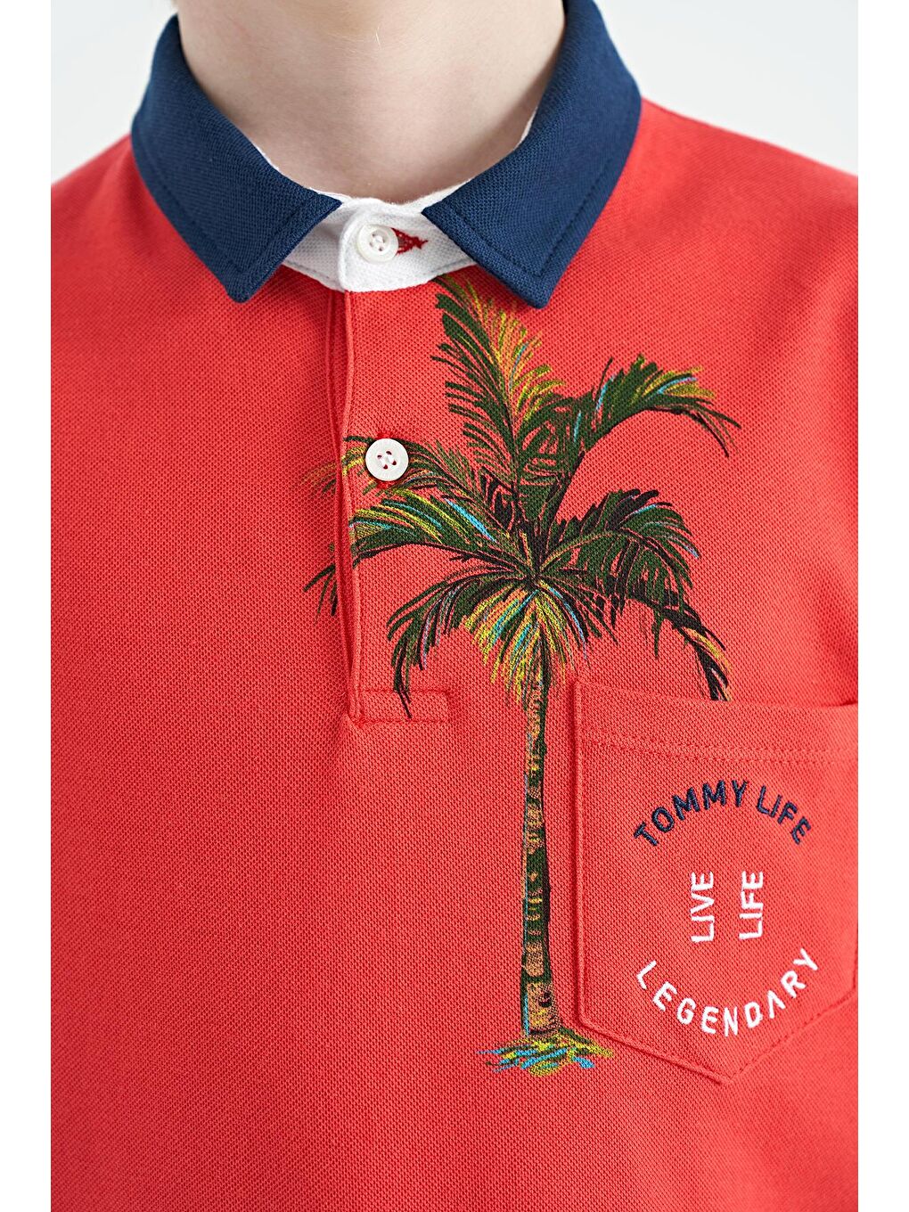 TOMMYLIFE Kırmızı Coral Baskılı Cep Detaylı Standart Kalıp Polo Yaka Erkek Çocuk T-Shirt - 11144 - 1