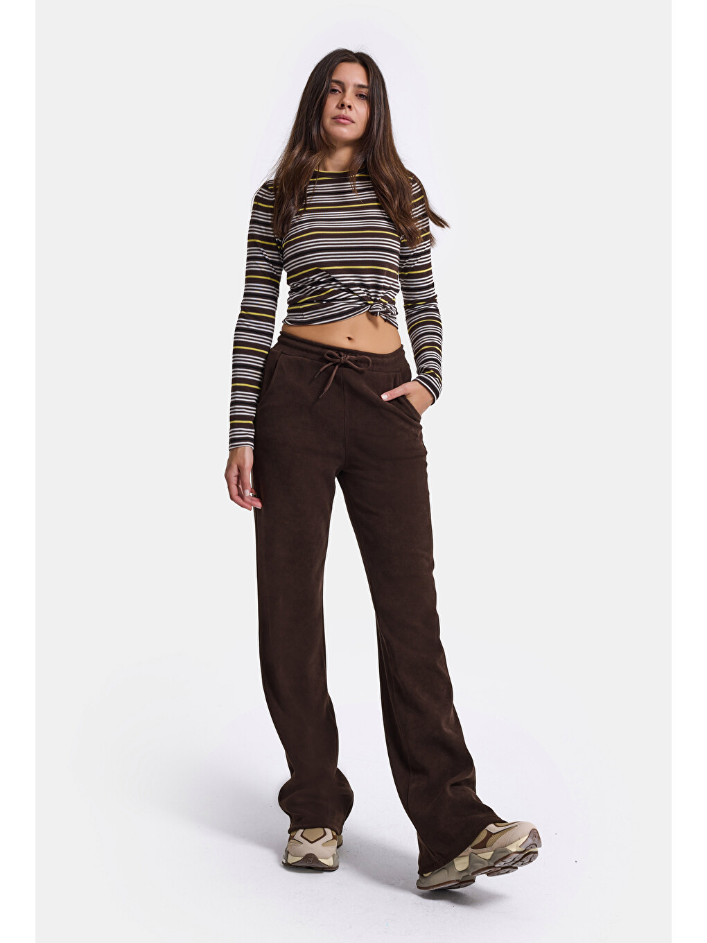 Kahverengi Kadın Acı Kahve W6-81 Flare Fit İnce Fitilli Esnek Velvet Kadife Kumaş Pantolon-6