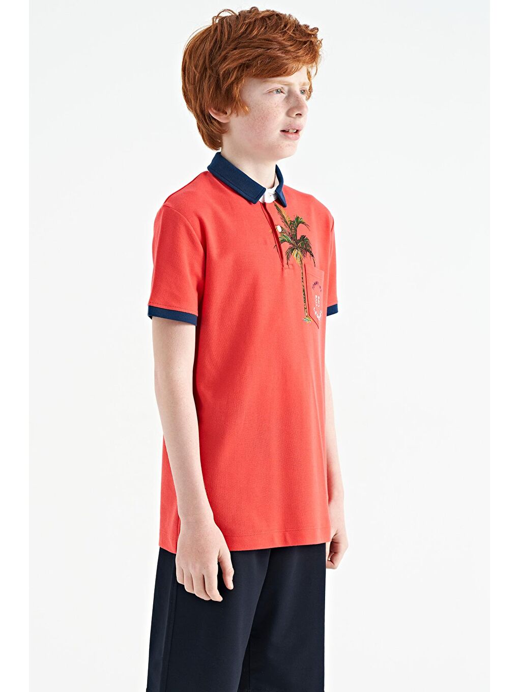 TOMMYLIFE Kırmızı Coral Baskılı Cep Detaylı Standart Kalıp Polo Yaka Erkek Çocuk T-Shirt - 11144 - 4