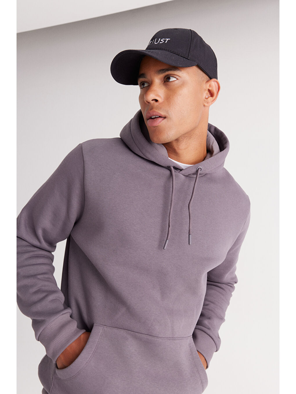 Erkek Koyu Gri Standart Fit Pamuklu Kapüşonlu Sweatshirt-3