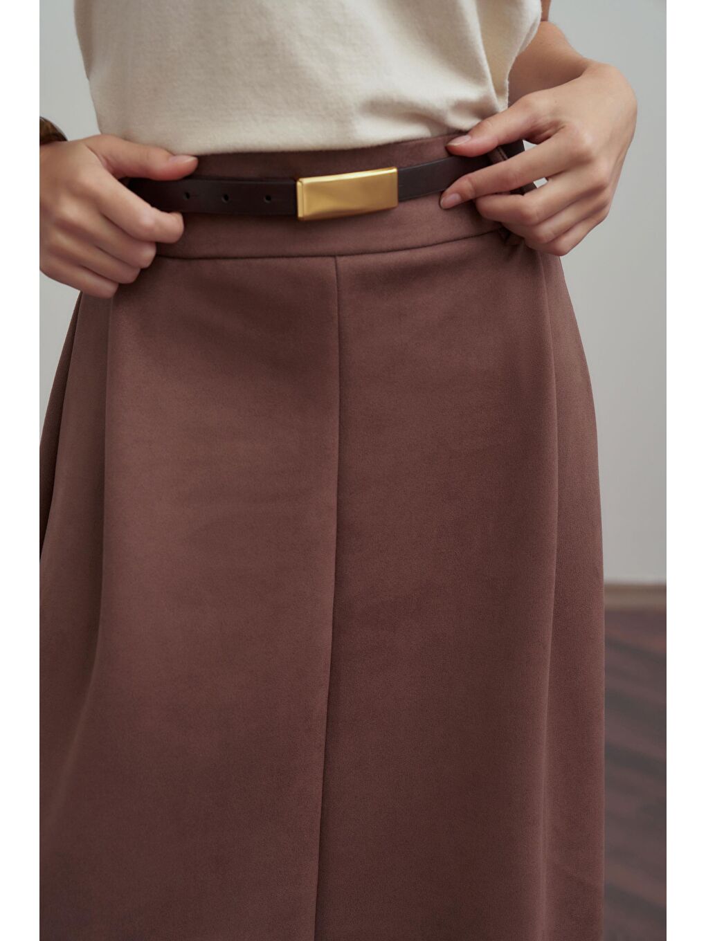 Kahverengi Kahve-Pili Detaylı Scuba Süet Etek-4