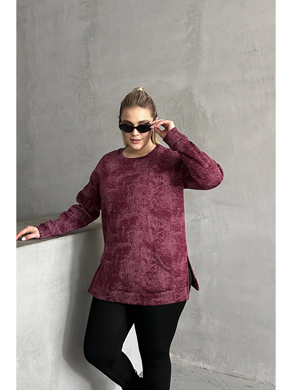 Mor Büyük Beden Uzun Kollu Bisiklet Yaka Önü Cepli Desenli Sweatshirt 106-78-1