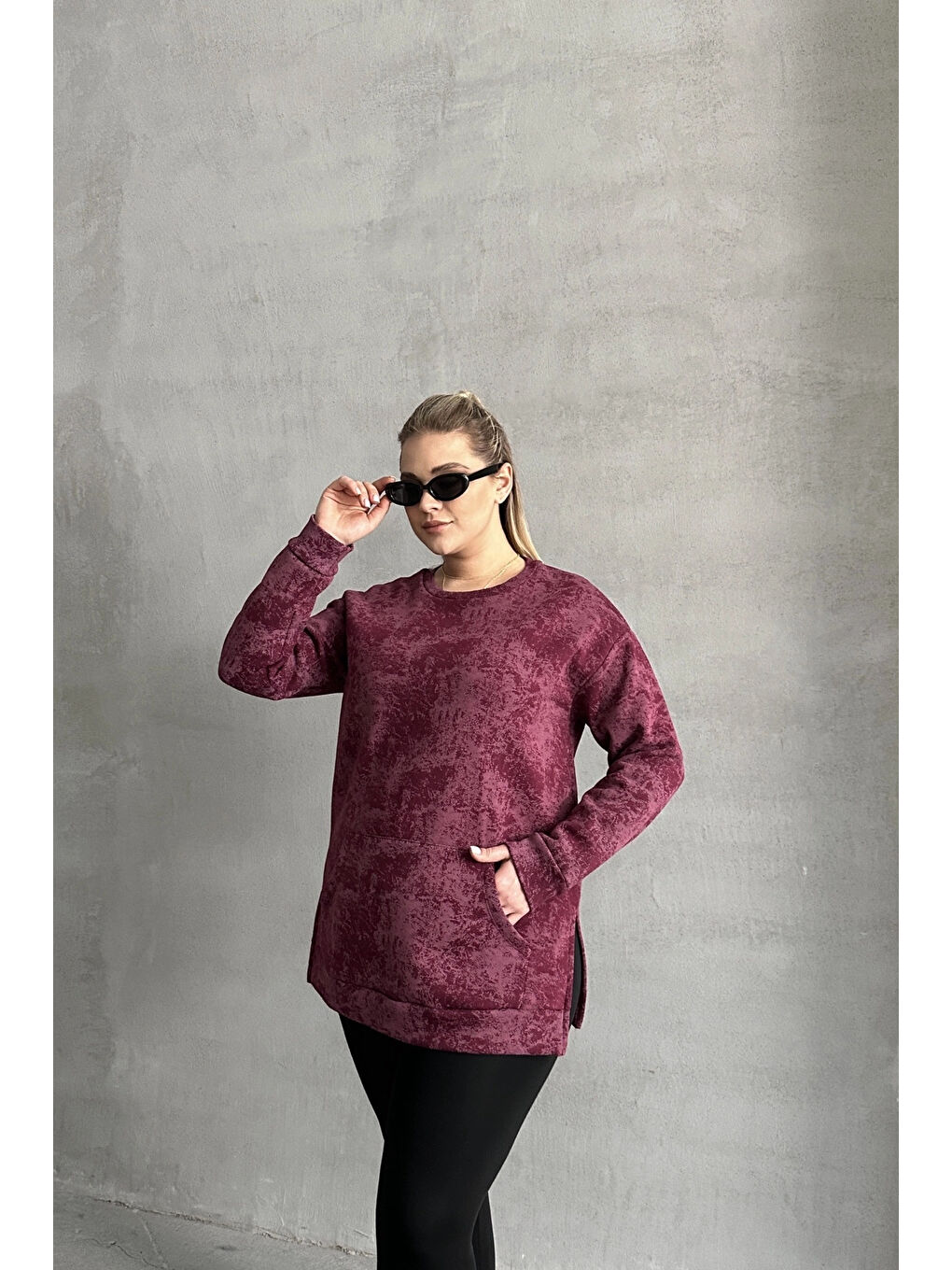 Mor Büyük Beden Uzun Kollu Bisiklet Yaka Önü Cepli Desenli Sweatshirt 106-78-3