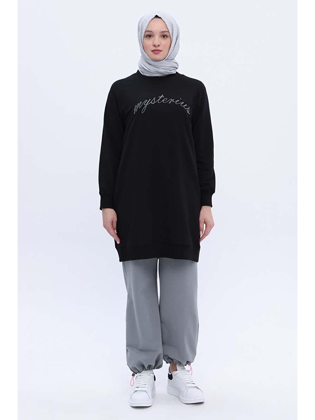 Siyah-Pamuklu Reglan Kol Zincir Nakışlı Sweat Tunik-1