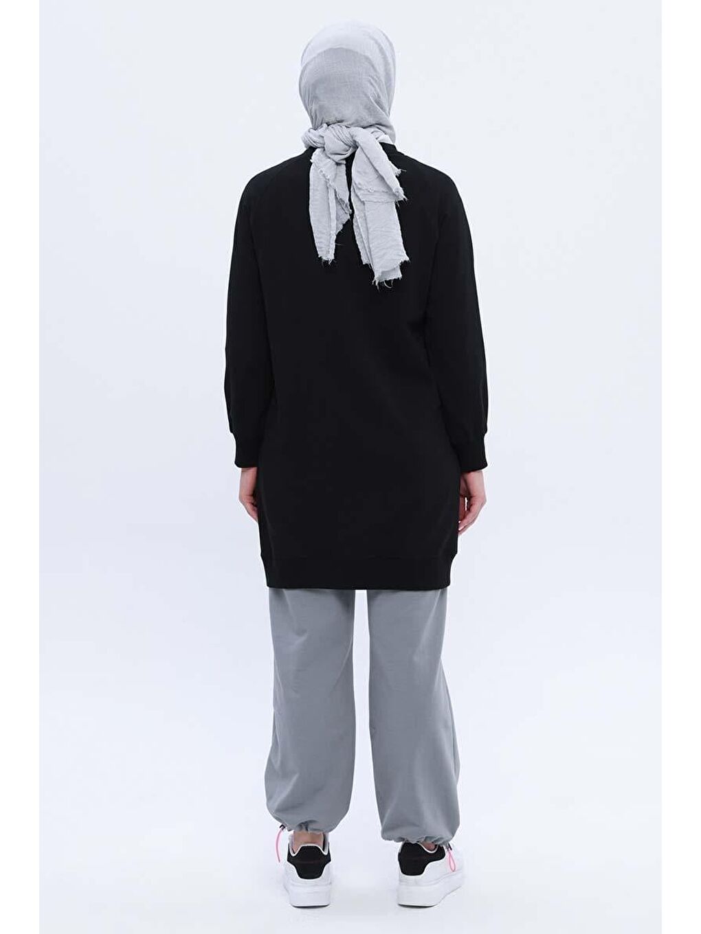 Siyah-Pamuklu Reglan Kol Zincir Nakışlı Sweat Tunik-3