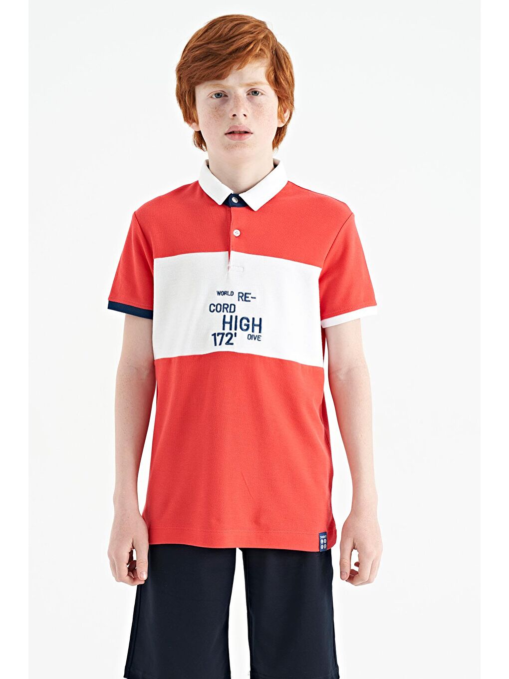 TOMMYLIFE Kırmızı Coral Renk Geçişli Nakış Detaylı Standart Kalıp Polo Yaka Erkek Çocuk T-Shirt - 11110