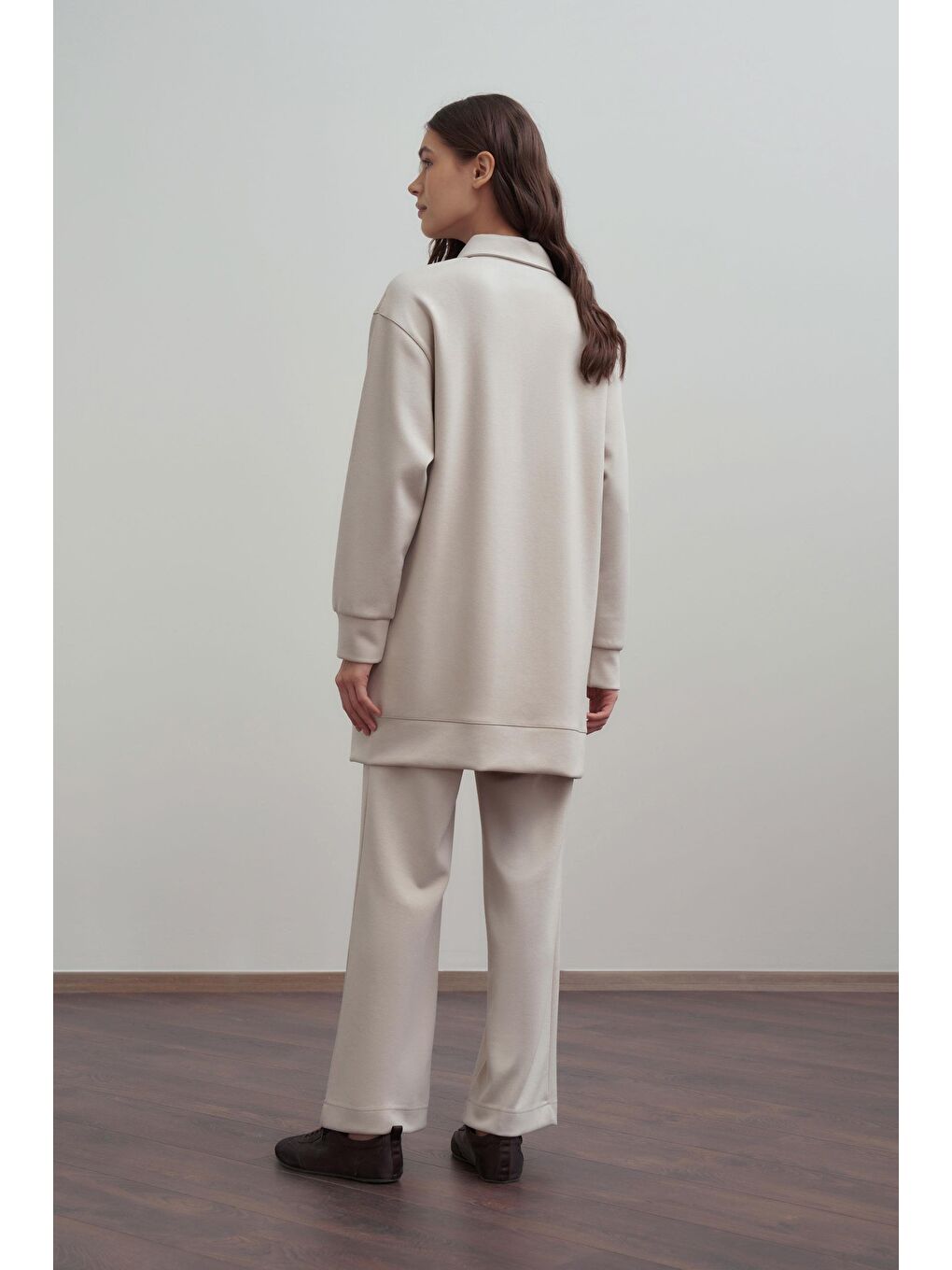 Bej Taş-Yumuşak Dokulu Fermuarlı Pantolonlu Takım-2