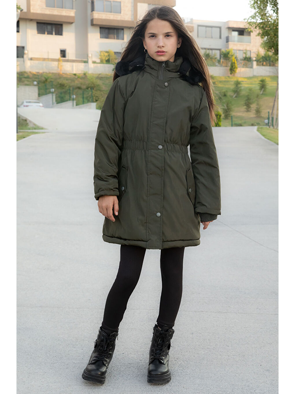 Haki Çıtçıtlı Cepli Esnek Bel İçi Kürklü Kız Çocuk Kapüşonlu Mont 21306