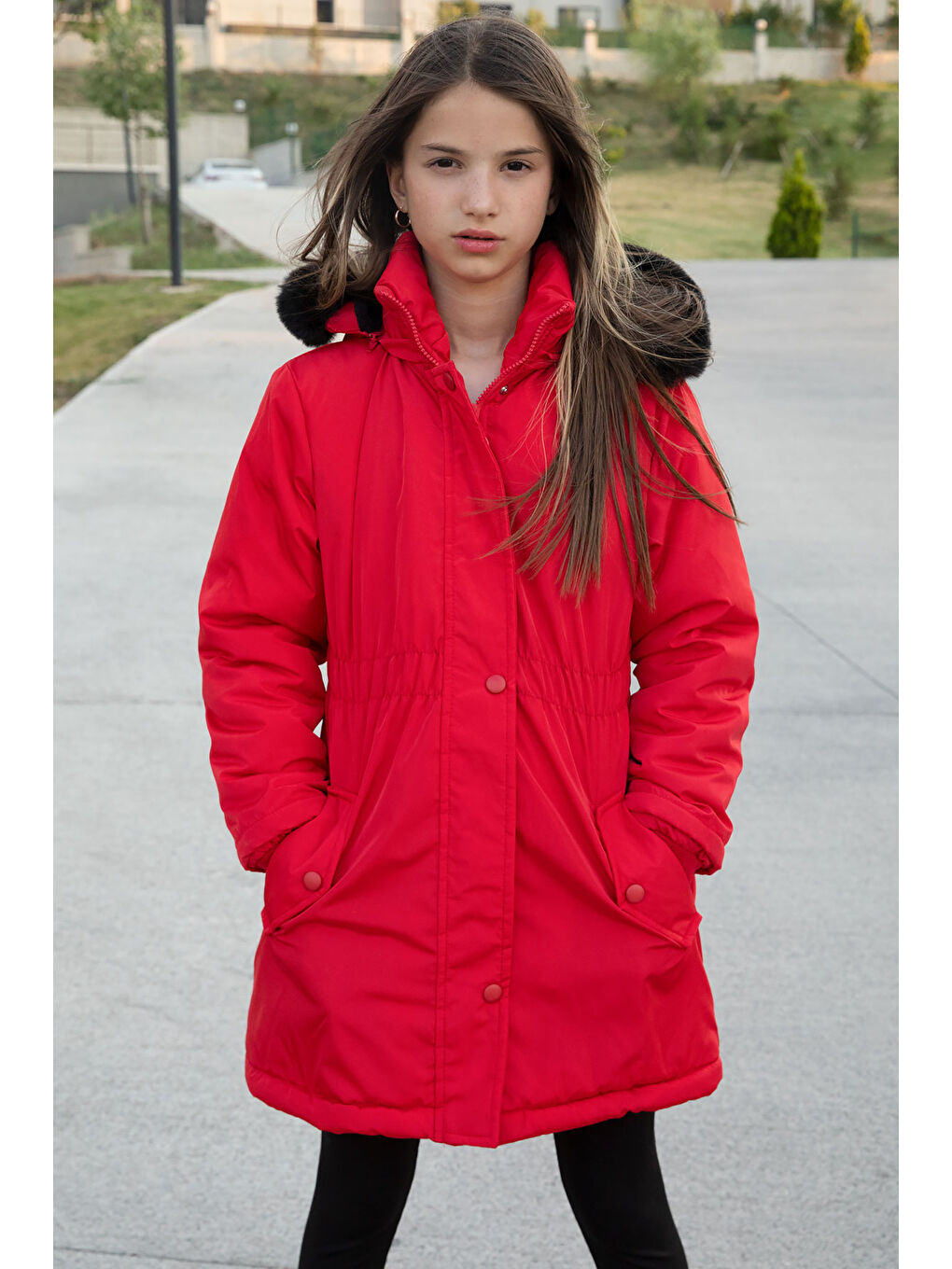 Kırmızı Çıtçıtlı Cepli Esnek Bel İçi Kürklü Kız Çocuk Kapüşonlu Mont 21305-1