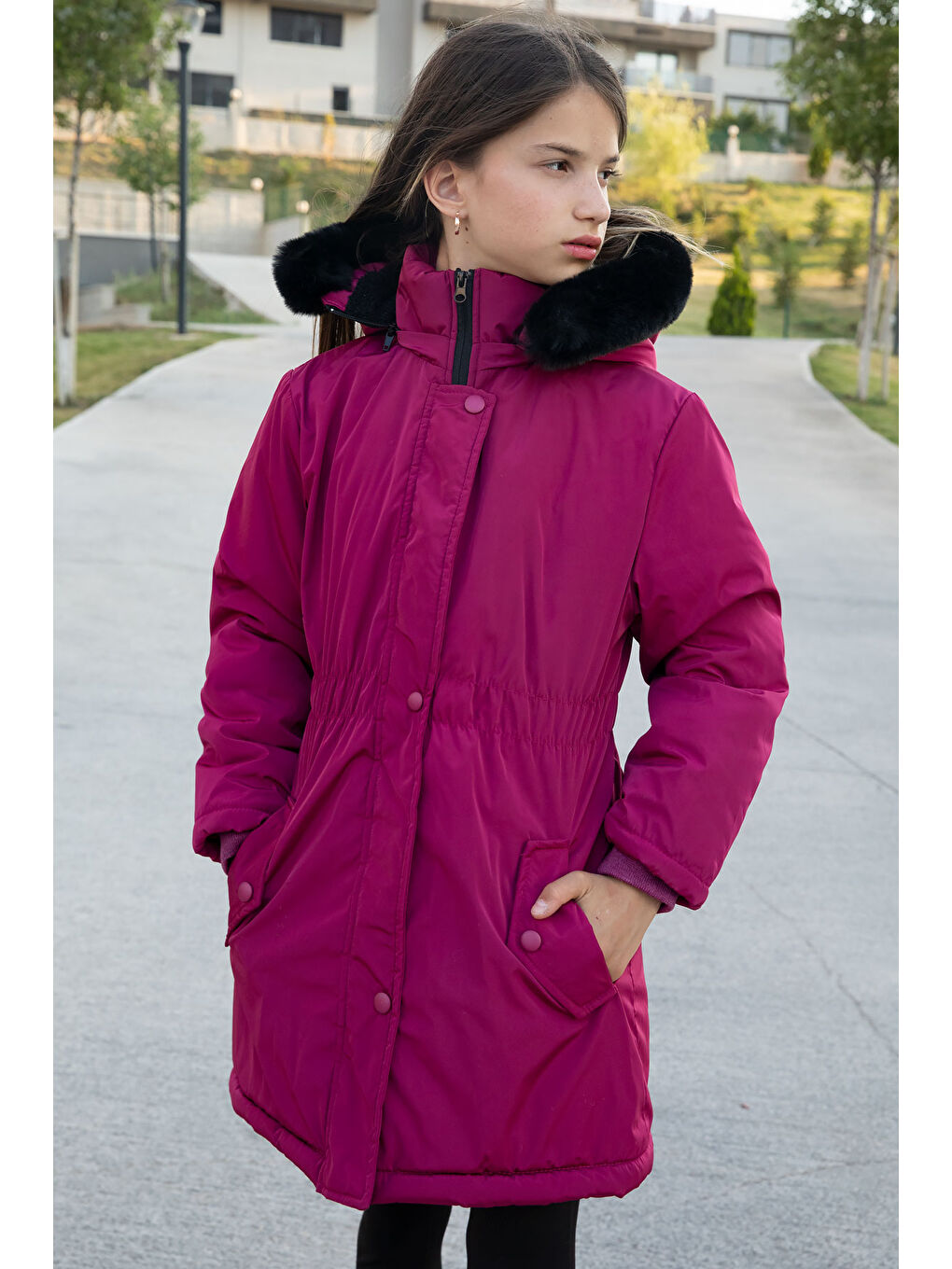 Fuşya Çıtçıtlı Cepli Esnek Bel İçi Kürklü Kız Çocuk Kapüşonlu Mont 21304-1