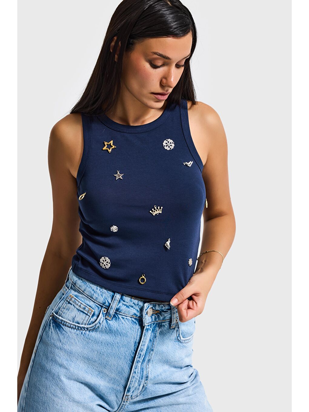 Kadın Lacivert Aksesuar Detaylı Sıfır Kol Tasarım Body-1