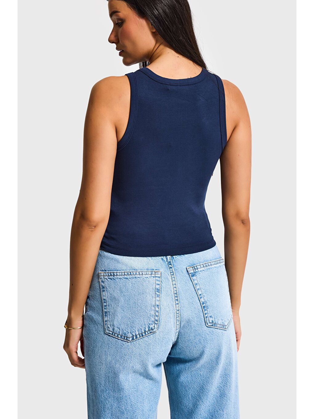 Kadın Lacivert Aksesuar Detaylı Sıfır Kol Tasarım Body-3