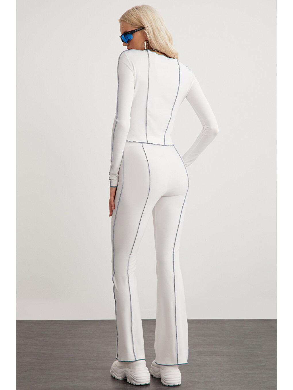 Fatıma Kadın Dikiş Detaylı Slim Fit Dara Kalıp Geniş Paça 3 İplik Örme Beyaz Pantolon-6
