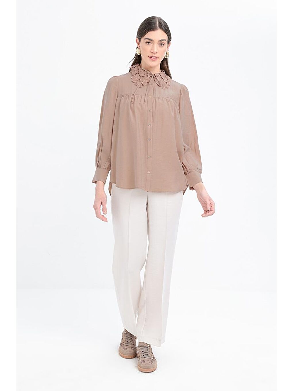 Bej Vizon-Fisto Yaka Detaylı Büzgülü Gömlek-1