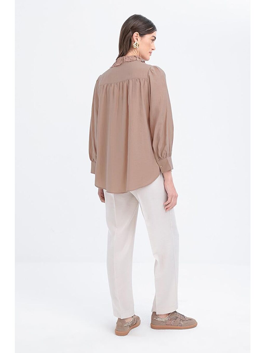 Bej Vizon-Fisto Yaka Detaylı Büzgülü Gömlek-3