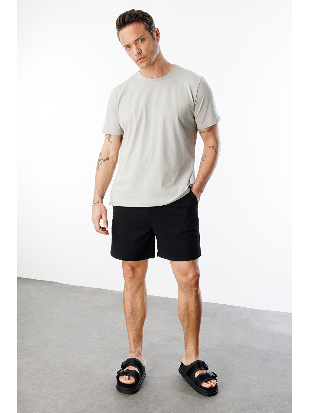 Gri Erkek T-shirt %100 Pamuk Regular Fit Standart Kesim Bisiklet Yaka Basic Tişört BASIC-T-SHIRT1-2