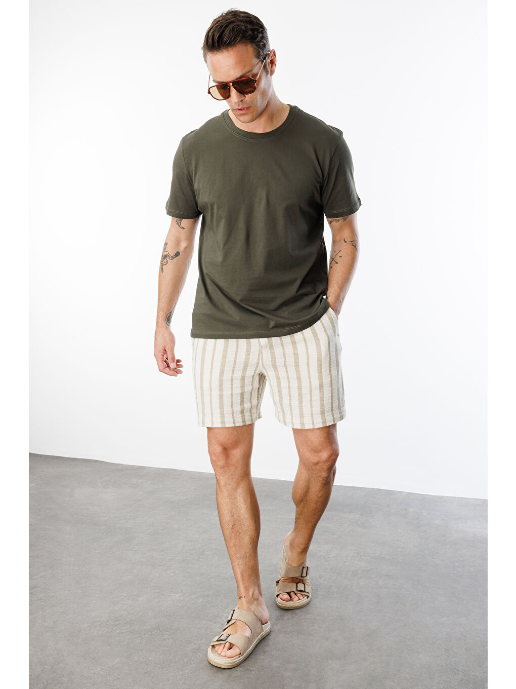 Haki Erkek T-shirt %100 Pamuk Regular Fit Standart Kesim Bisiklet Yaka Basic Tişört BASIC-T-SHIRT1-2