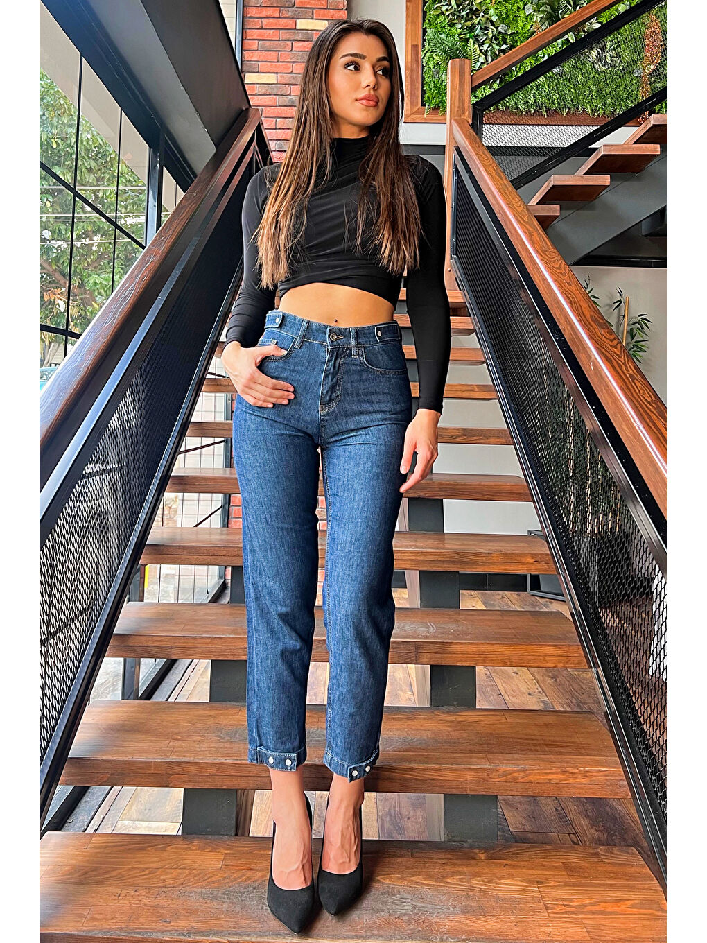 Lacivert Modern Tasarım Bel Ve Paça Çıtçıt Detaylı Yüksek Bel Jean Pantolon