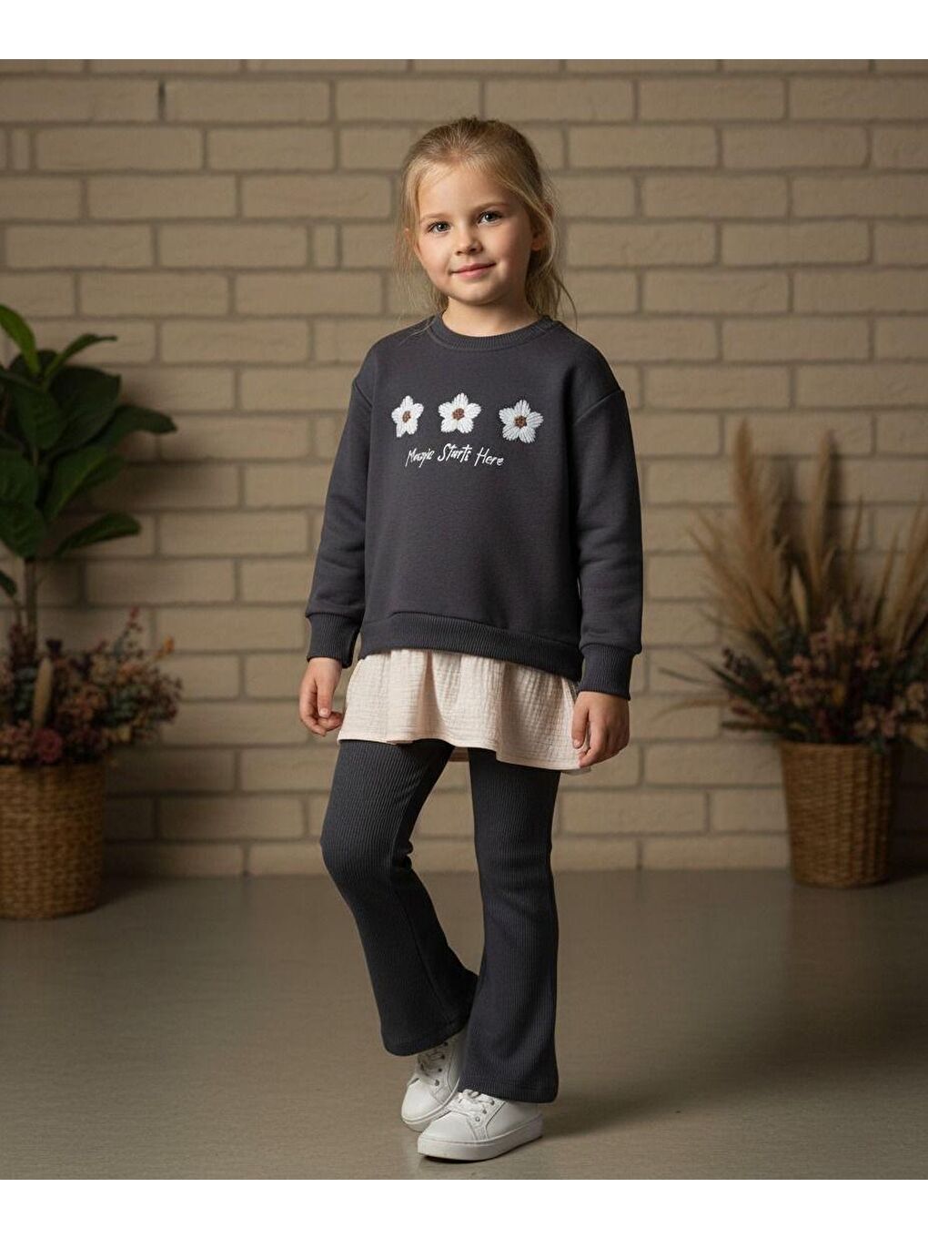 Antrasit Kız Çocuk Nakış Detaylı 3 İplik Kumaş İspanyol Paça Taytlı Altüst Takım