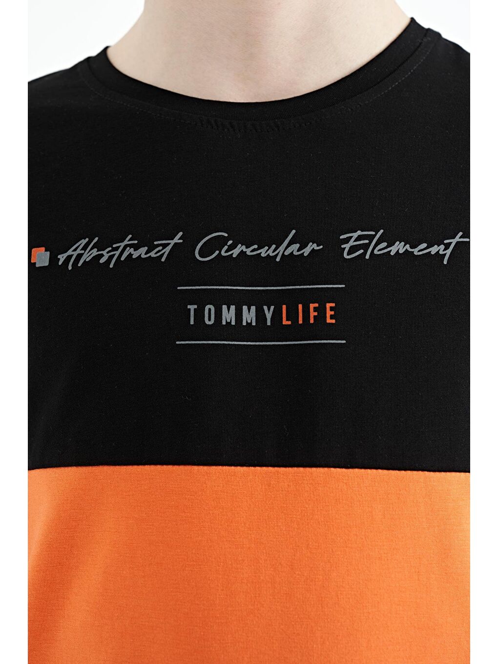 TOMMYLIFE Gri Melanj Renk Bloklu O Yaka Baskı Detaylı Standart Kalıp Erkek Çocuk T-Shirt - 11135 - 1