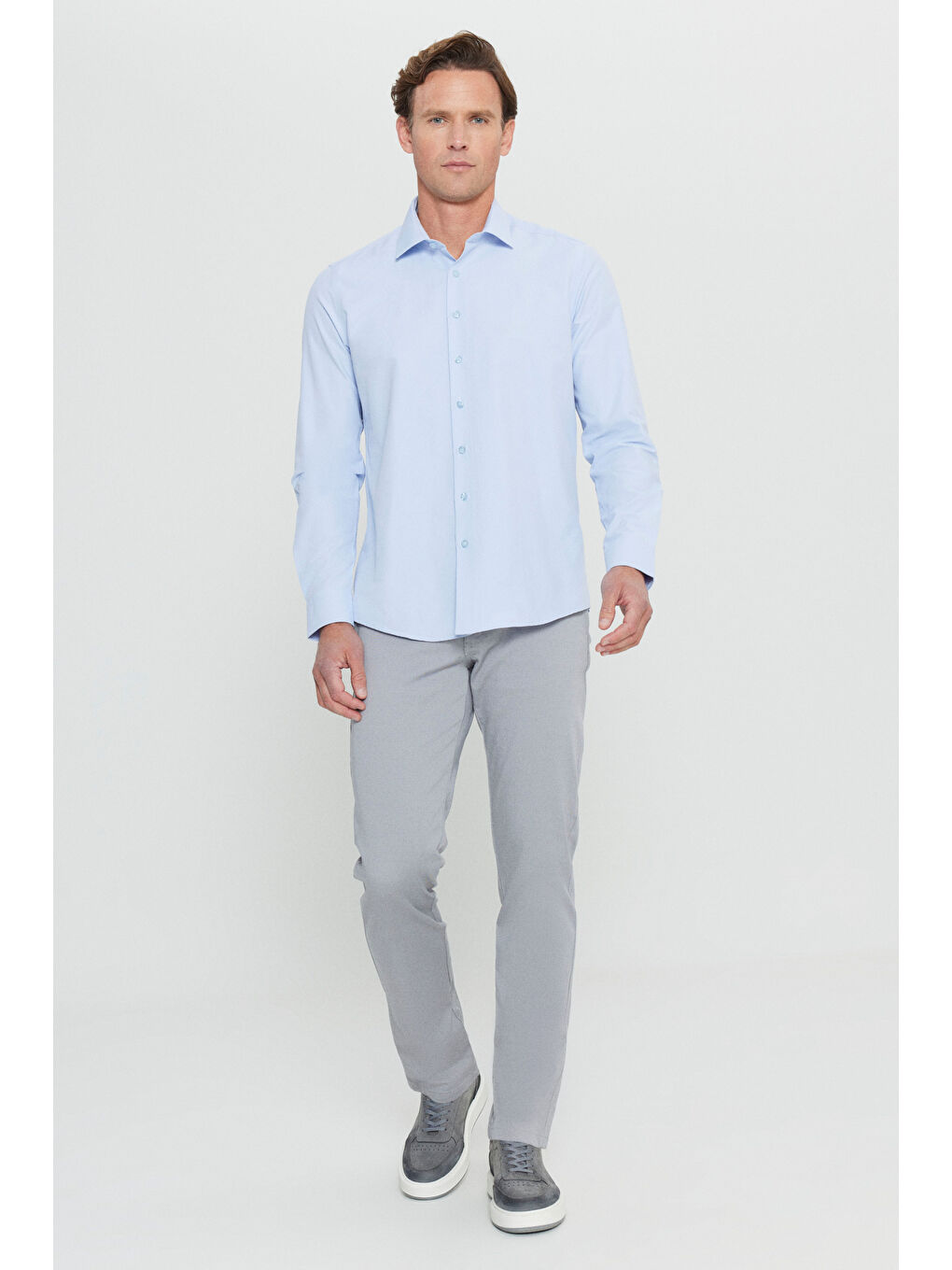 Erkek Açık Mavi Kolay Ütülenebilir Slim Fit Dar Kesim Klasik Yaka Pamuklu Gömlek-1