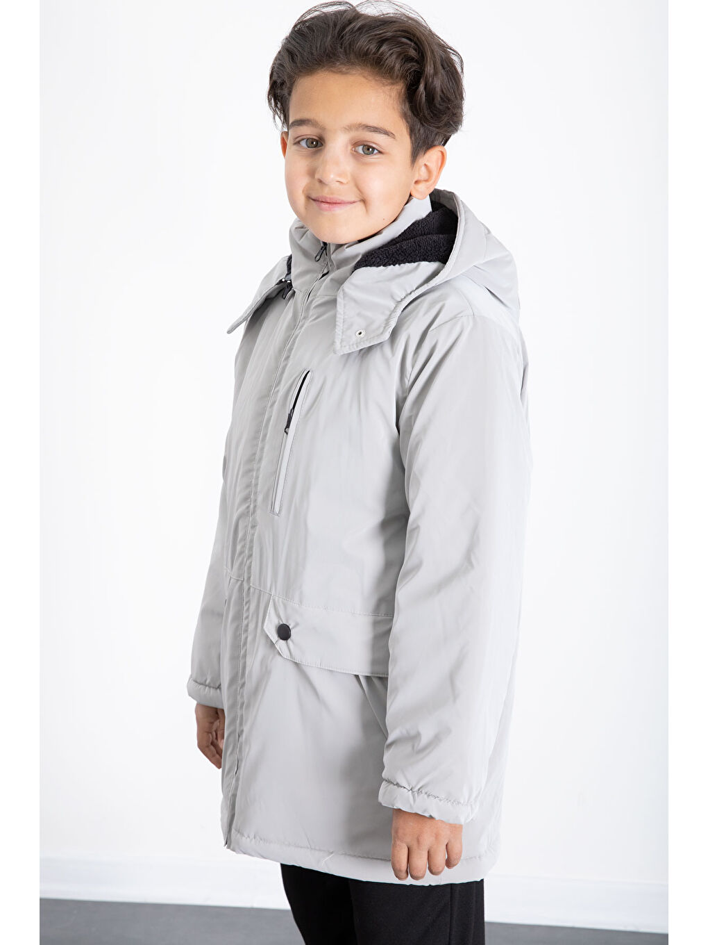 Gri Fermuarlı Göğüs Cepli İçi Kürklü Erkek Çocuk Kapüşonlu Mont 21355-2