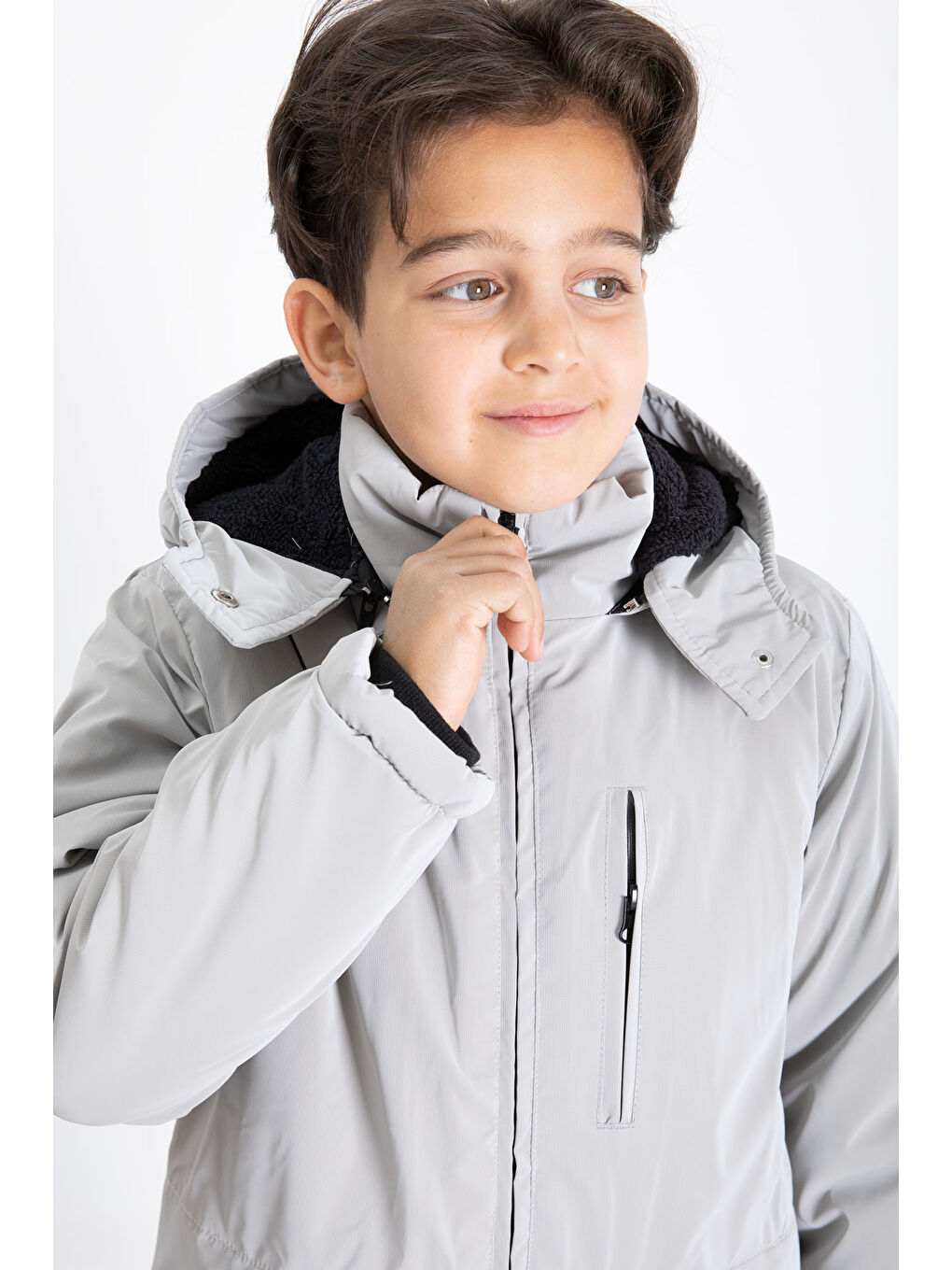 Gri Fermuarlı Göğüs Cepli İçi Kürklü Erkek Çocuk Kapüşonlu Mont 21355-3