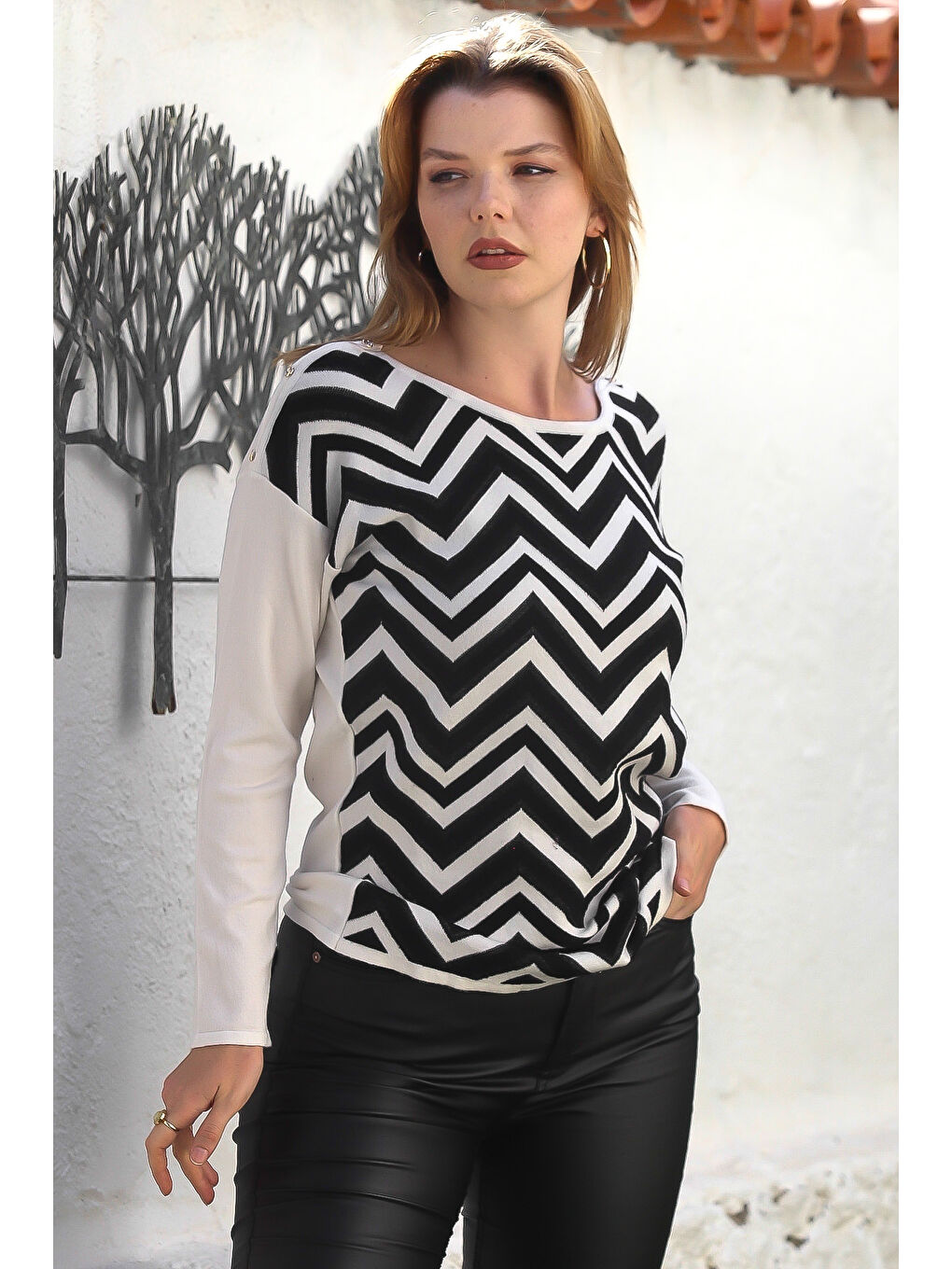 Siyah-Ekru Kayık Yaka Uzun Kol Zigzag Desenli Casual Triko Kazak 65 60-1