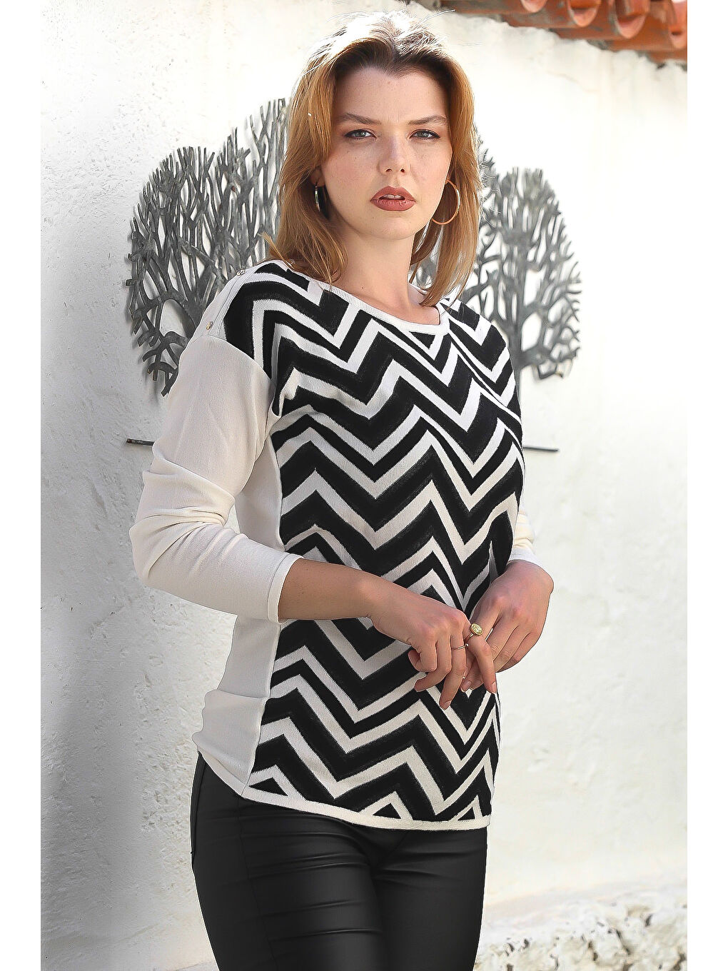 Siyah-Ekru Kayık Yaka Uzun Kol Zigzag Desenli Casual Triko Kazak 65 60-4