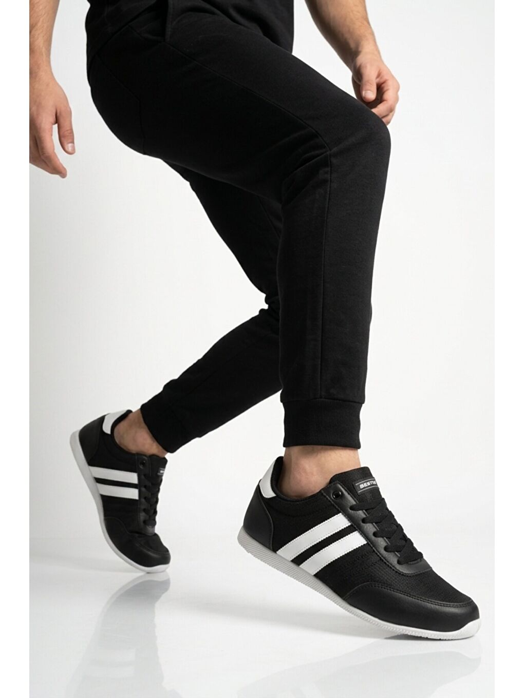 Siyah Beyaz Bağcıklı Hafif Esnek Erkek Spor Ayakkabı BST-2086 M-1