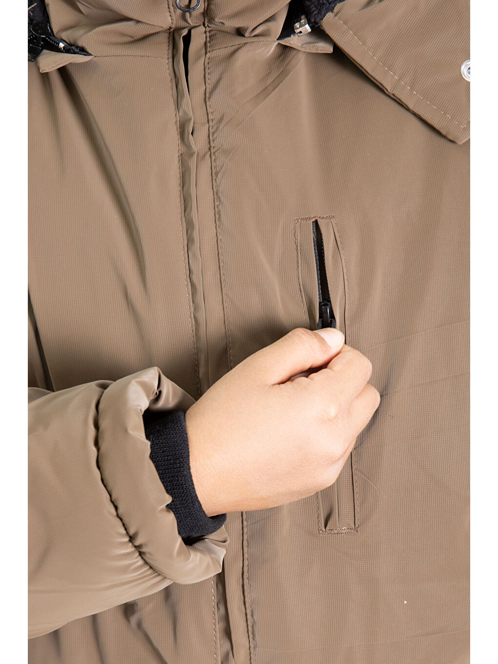 Kahverengi Kahve Fermuarlı Göğüs Cepli İçi Kürklü Erkek Çocuk Kapüşonlu Mont 21354-2