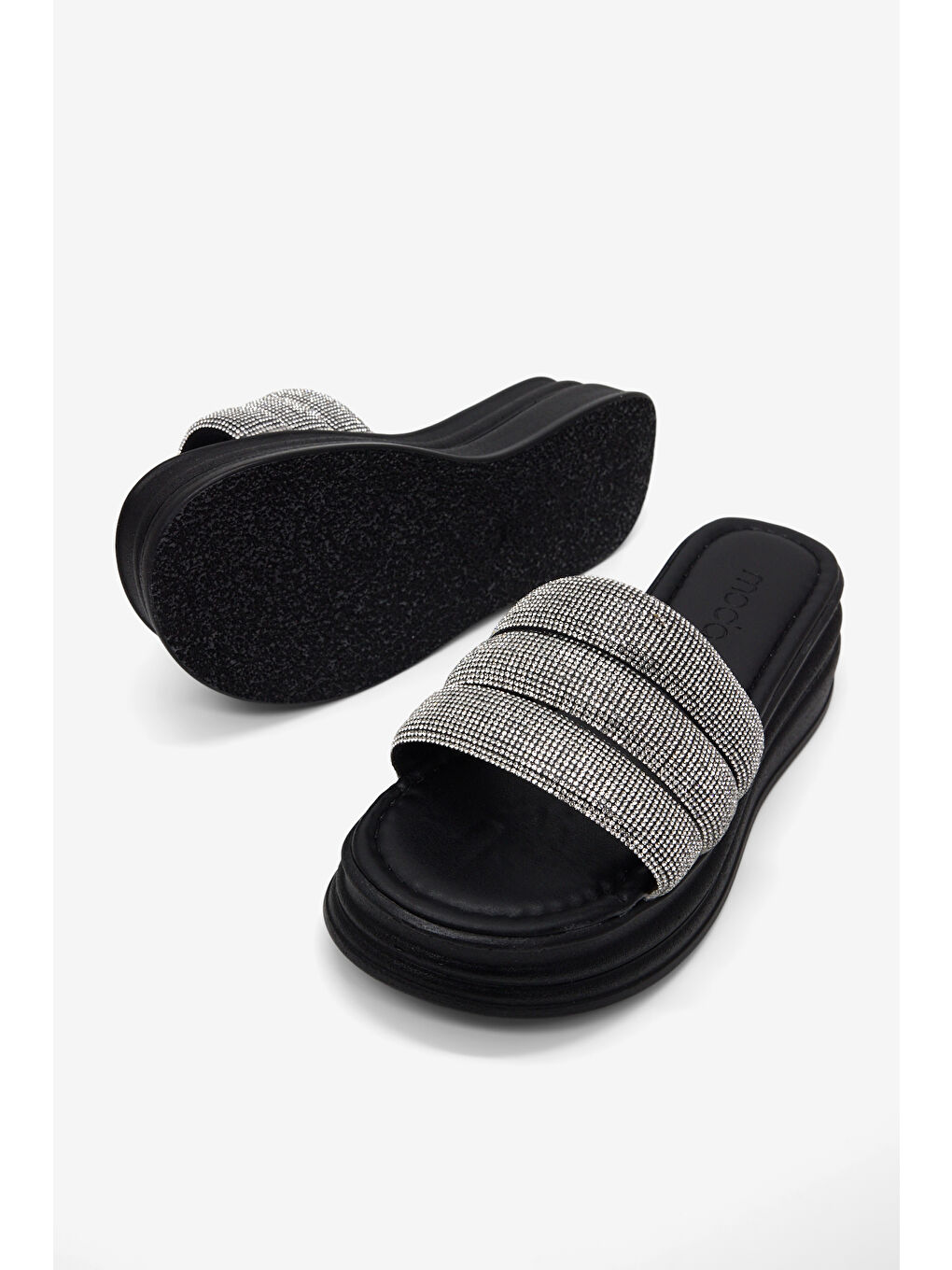 Kadın Siyah Rahat Kalıp Yüksek Taban Simli Terlik-3