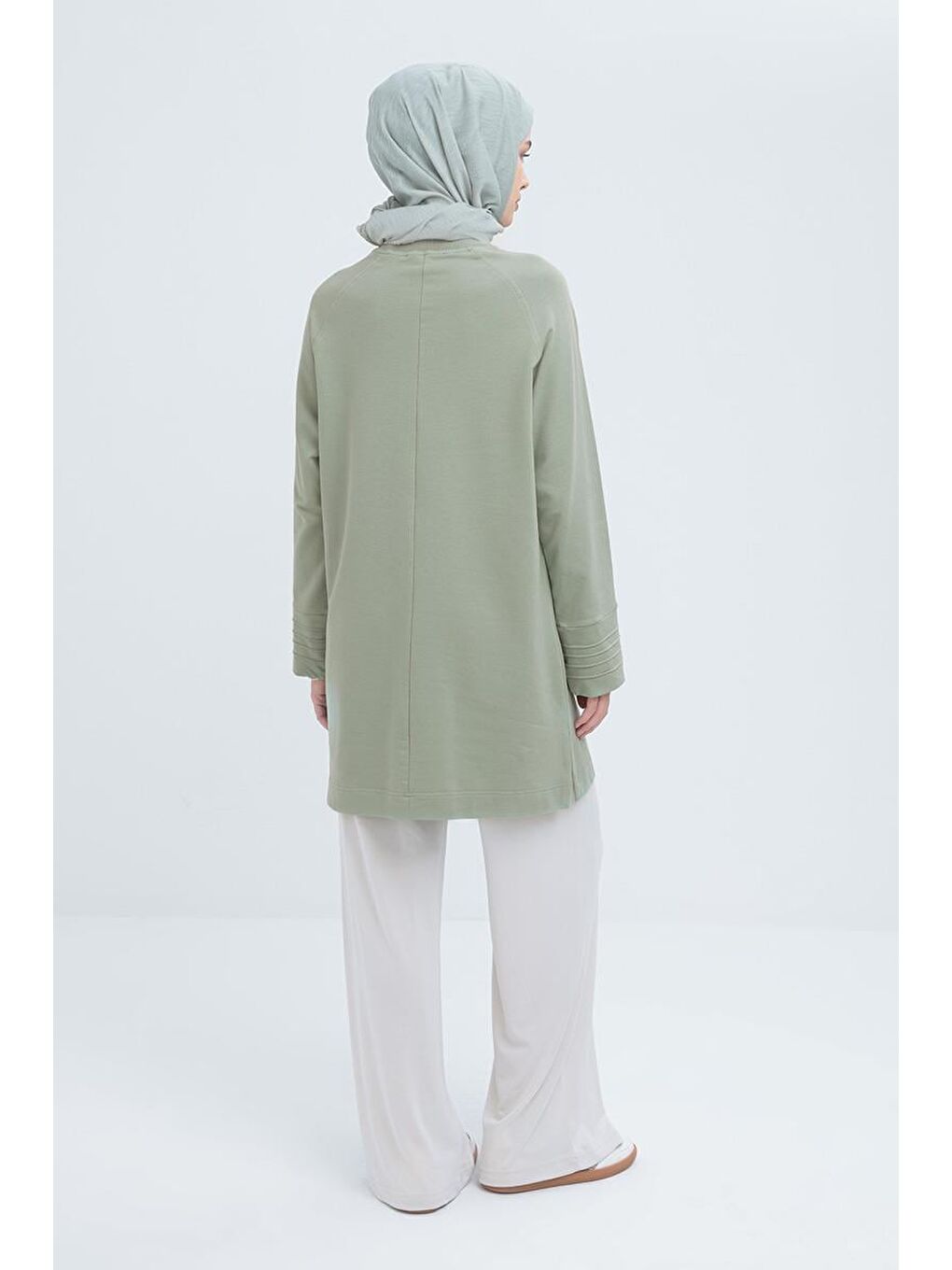 Yeşil Defne-Manşeti Nervür Detaylı Yırtmaçlı Tunik-3