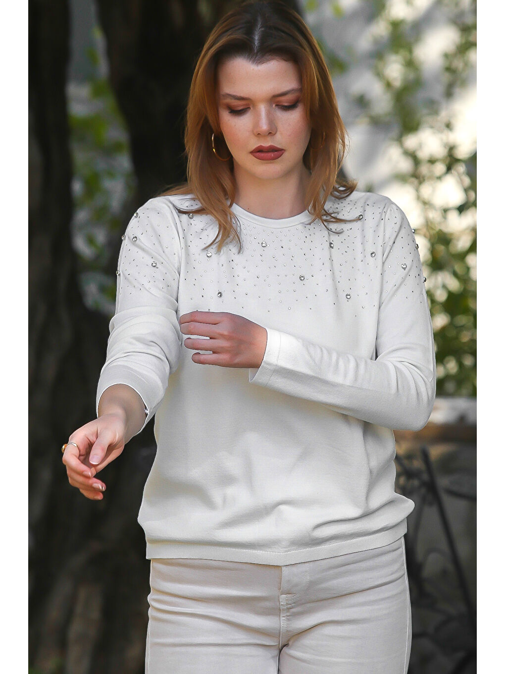 Ekru Yuvarlak Yaka Uzun Kol Taşlı Troklu Casual Triko Kazak 65 60-4