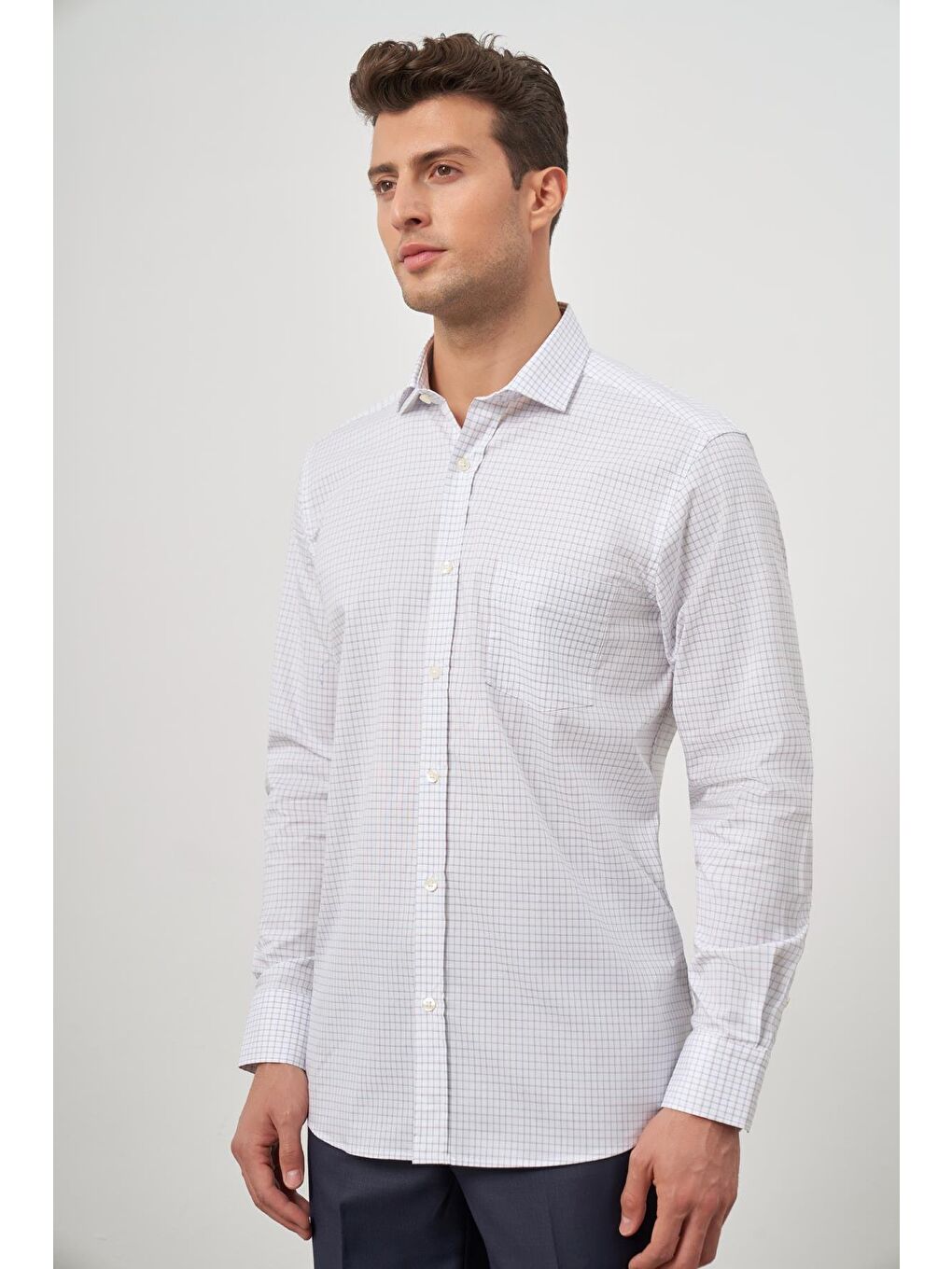Beyaz Uzun Kol Kareli Desen Yarım İtalyan Yaka Cepli Classic Comfort Fit Gömlek 1004245194