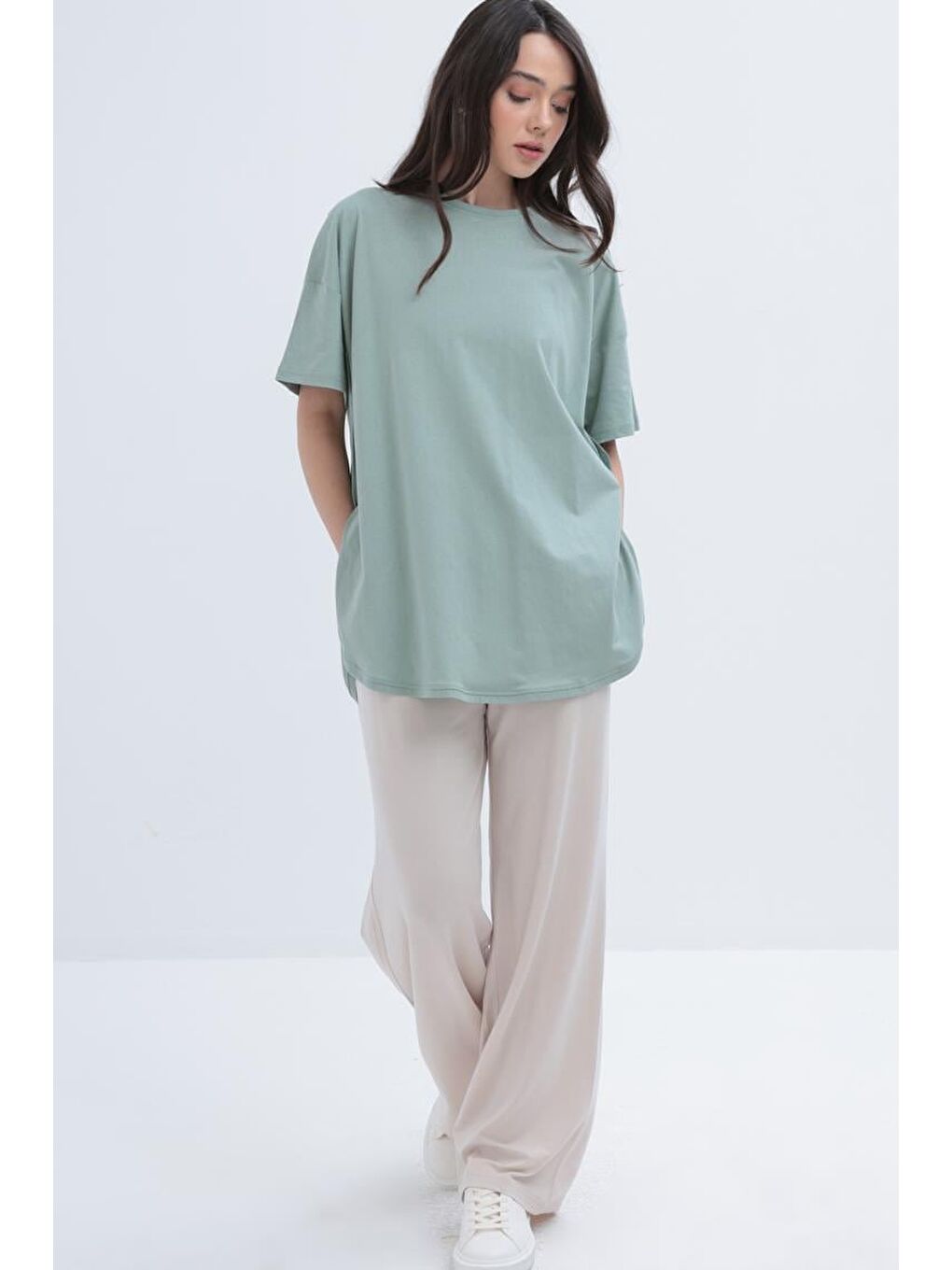 Yeşil Mint-Kısa Kollu Yırtmaçlı T-Shirt