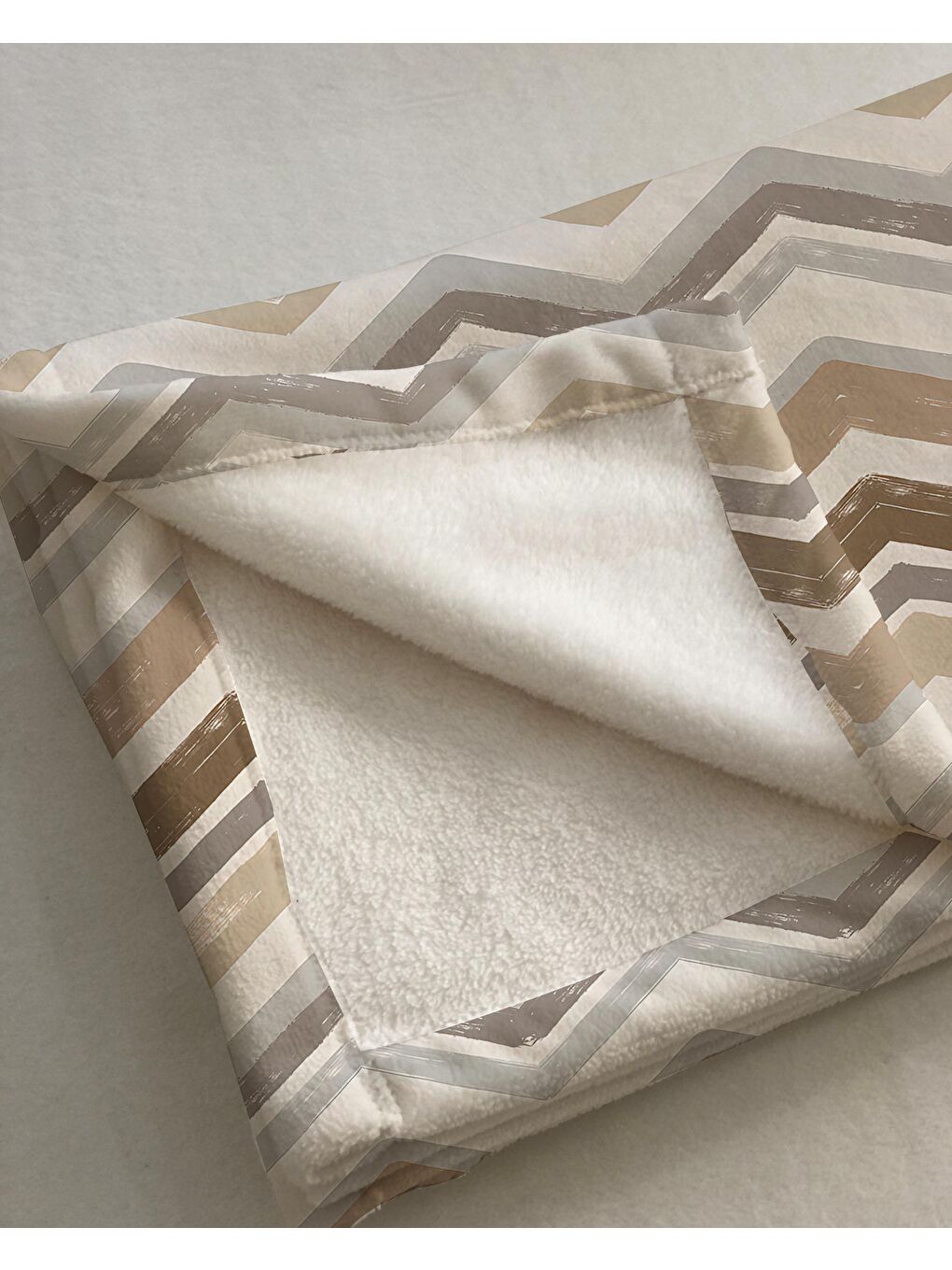 Karışık Geometrik Desenli Soft Baskılı Tek Kişilik 150x220 Cm Battaniye - Kahverengi-1