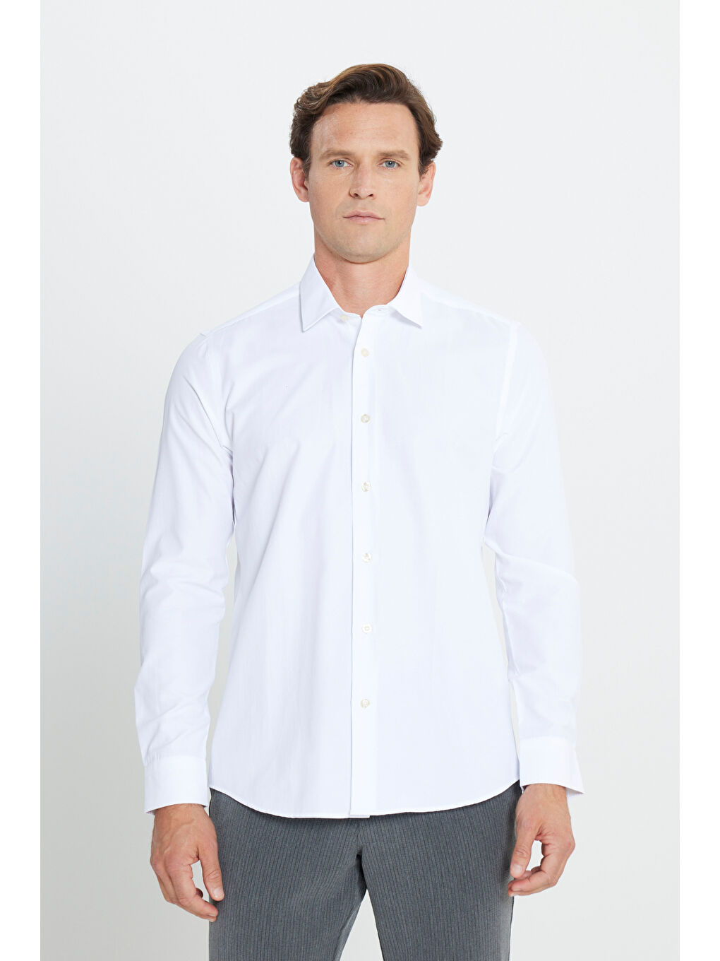 Erkek Beyaz Kolay Ütülenebilir Slim Fit Dar Kesim Klasik Yaka Pamuklu Gömlek