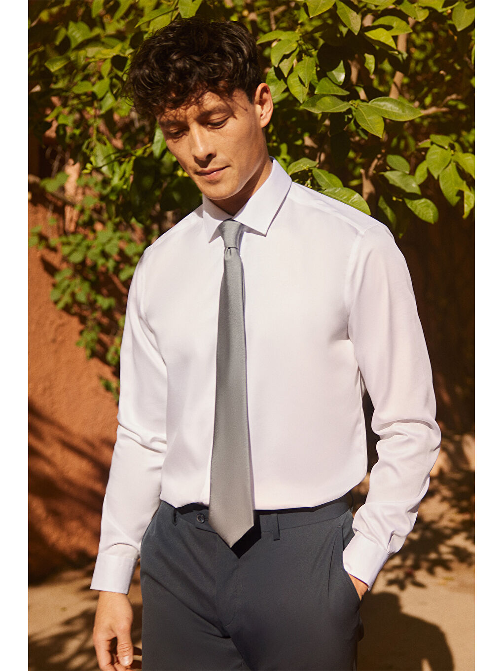 Erkek Beyaz Kolay Ütülenebilir Slim Fit Dar Kesim Klasik Yaka Pamuklu Gömlek-3