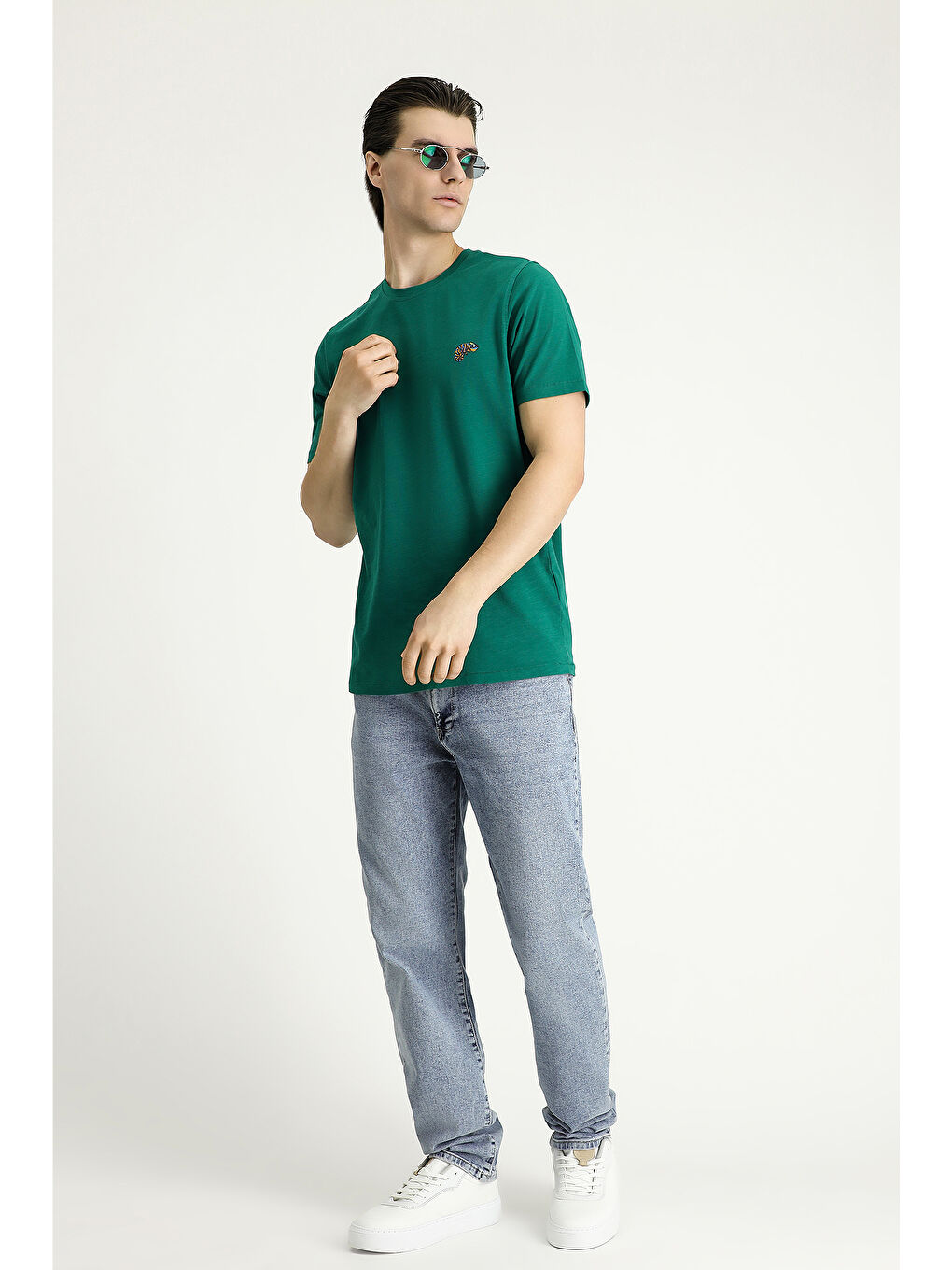 Yeşil Bisiklet Yaka Slim Fit Dar Kesim Baskılı Süprem Pamuk Tişört-1