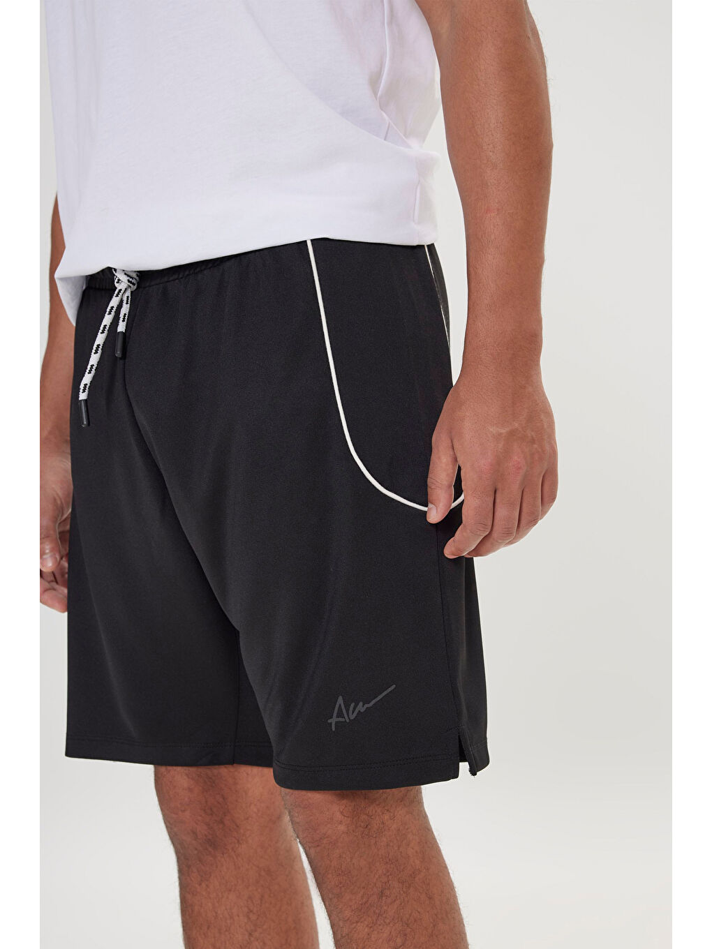 Erkek Siyah Standart Fit Normal Kesim Rahat Örme Şort-3