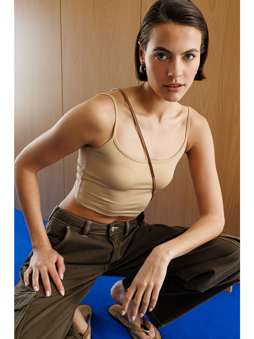 Bej Kadın Scuba Kumaş İp Askılı Crop Top CROP-ATLET-6