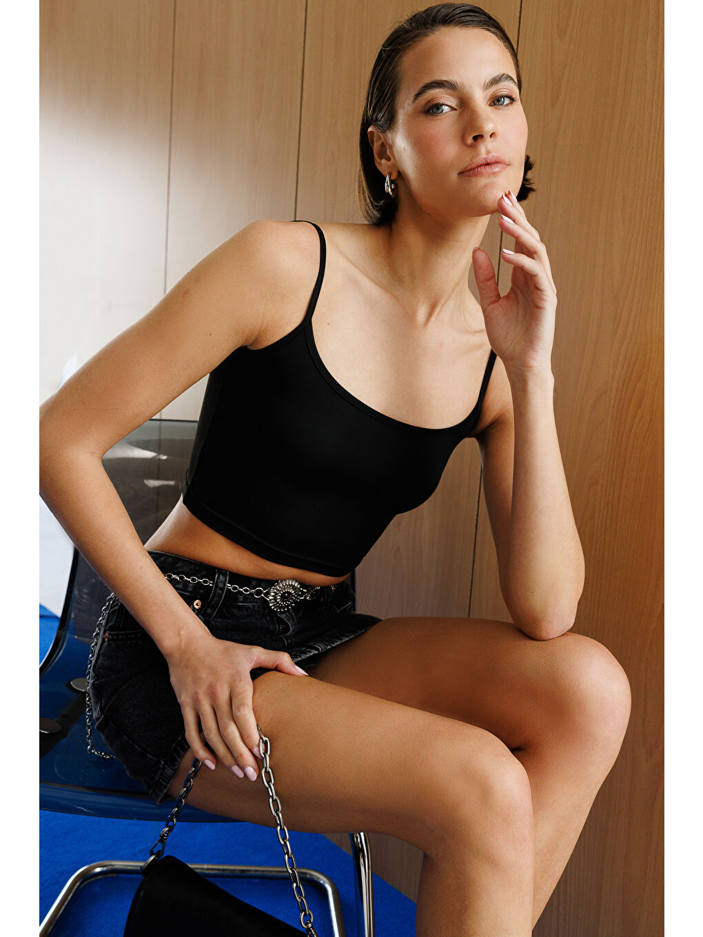 Siyah Kadın Scuba Kumaş İp Askılı Crop Top CROP-ATLET-1