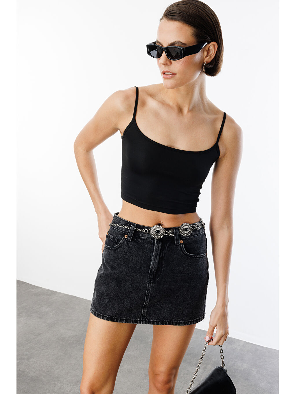 Siyah Kadın Scuba Kumaş İp Askılı Crop Top CROP-ATLET-3