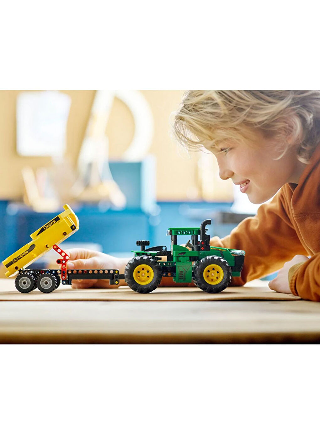 Lego Technic John Deere 9620R 4WD Traktör 42136 - 1