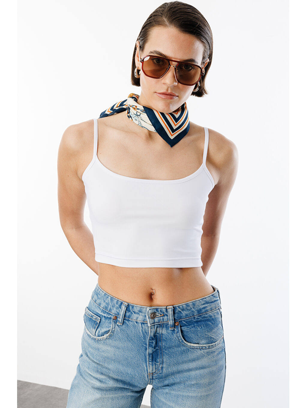 Beyaz Kadın Scuba Kumaş İp Askılı Crop Top CROP-ATLET