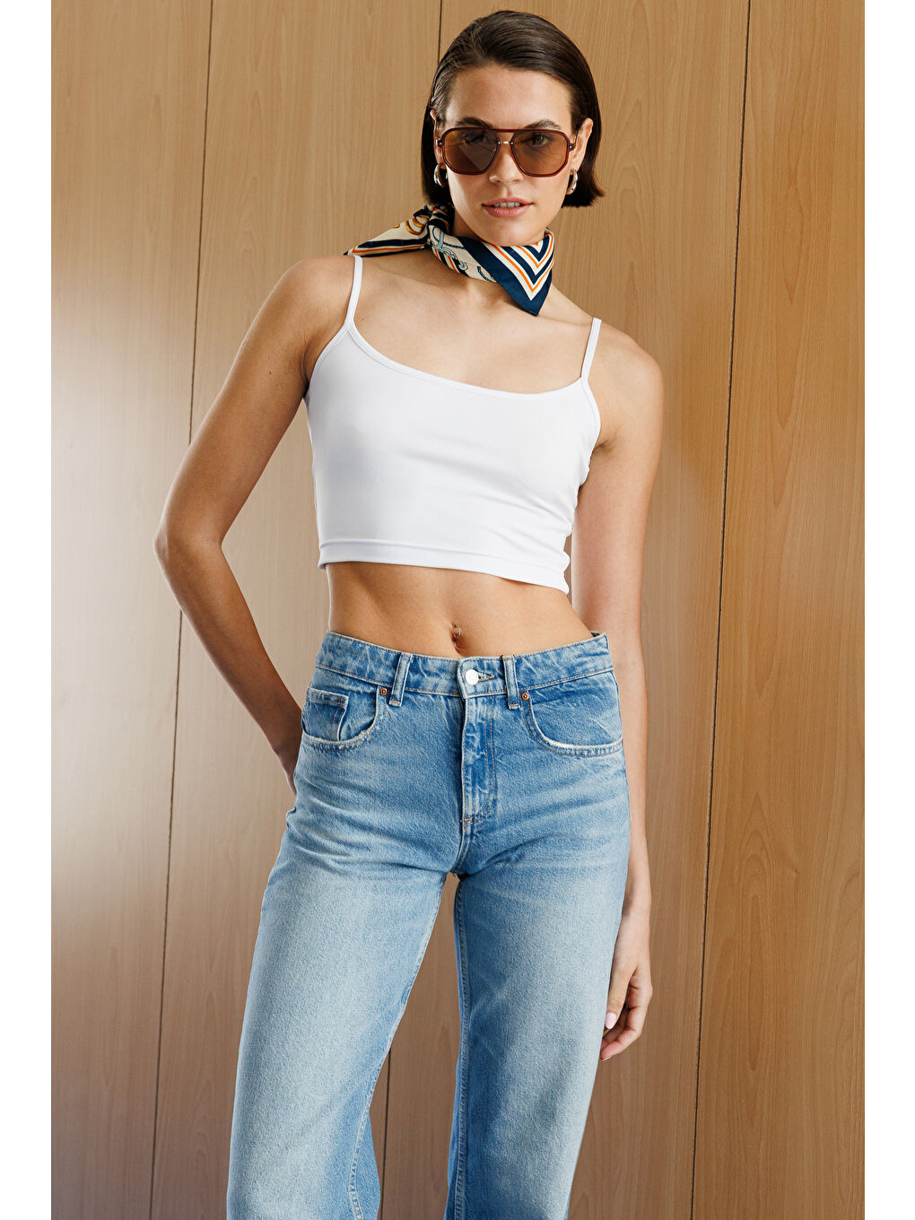 Beyaz Kadın Scuba Kumaş İp Askılı Crop Top CROP-ATLET-3