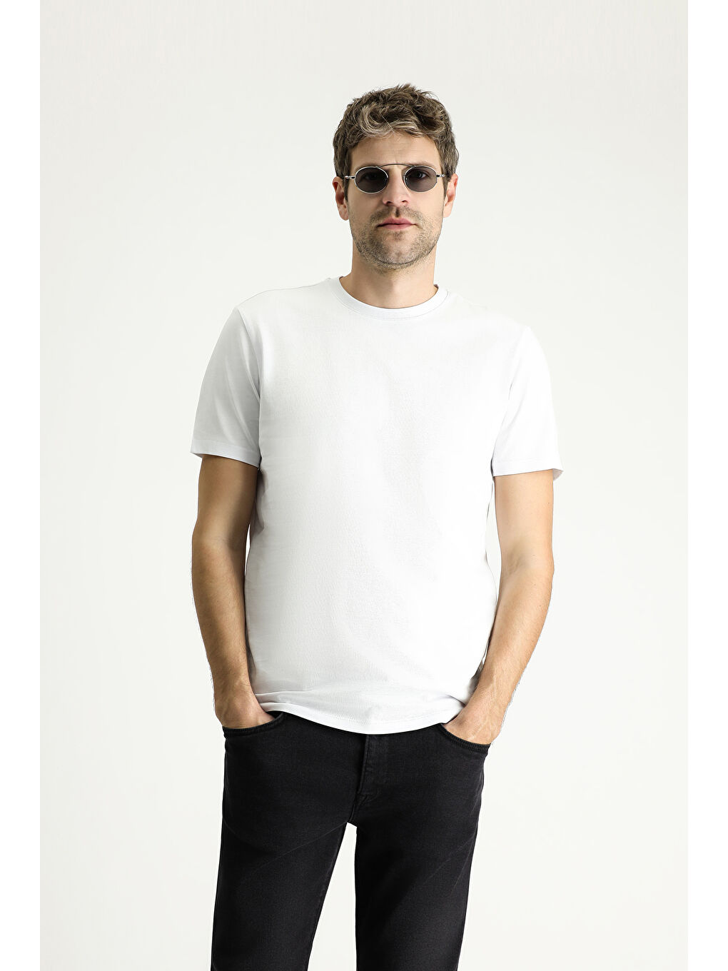 Beyaz Bisiklet Yaka Slim Fit Dar Kesim Süprem Pamuk %100 Pamuk Tişört