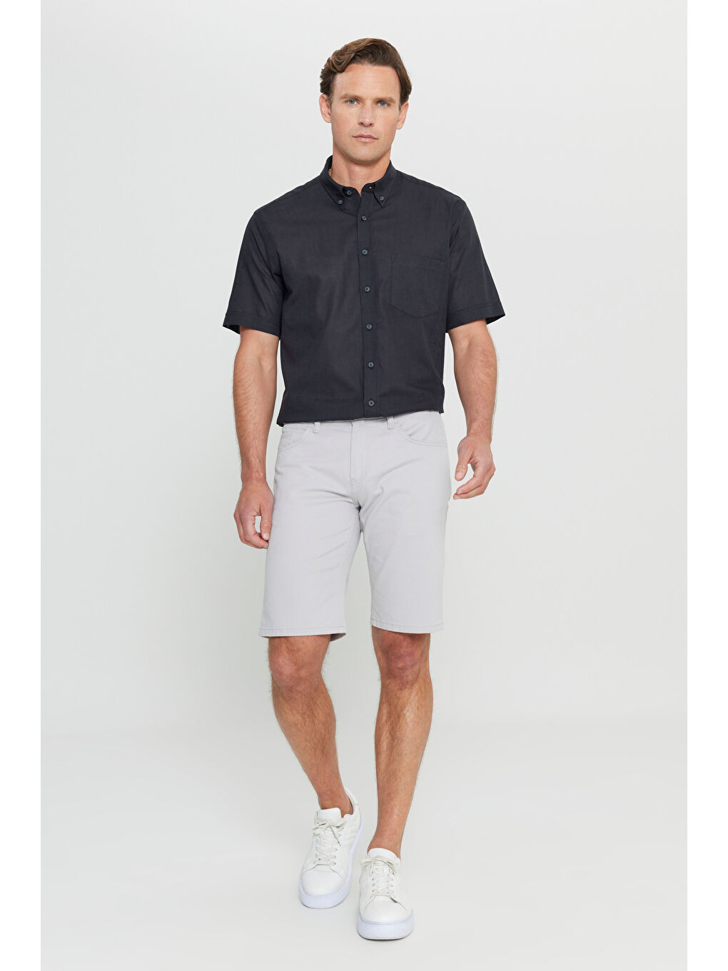 Erkek Siyah Comfort Fit Rahat Kesim Gizli Düğmeli Yaka Keten Görünümlü %100 Pamuk Flamlı Gömlek-1