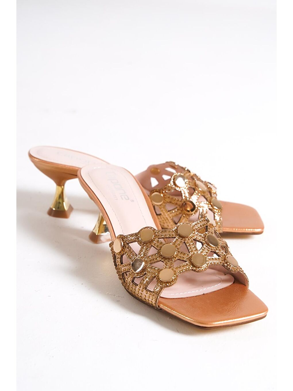 Pembe Küt Burunlu Metal Aksesuarlı Kum Saati Topuklu Kırışık Rugan  Kadın Terlik-2